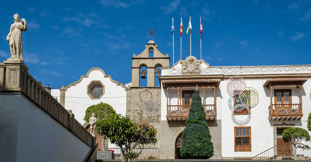 icod de los Vinos Zentrum mit Treppen am Platz